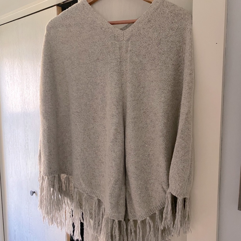 Banana Republic gray sweater poncho XS/S